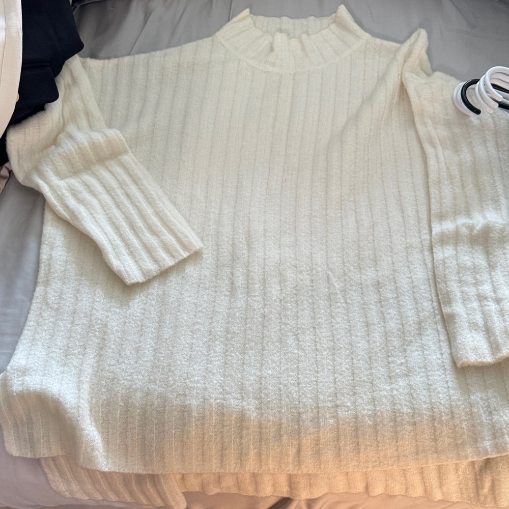 Oversized Cream Ribbed Sweater - Picture 4 of 4